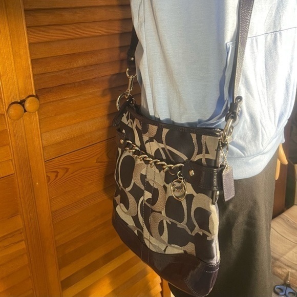 STUNNING Coach F19820 Moto Optic Metallic Chain Navy Signature Jaquard  Bag - Picture 8 of 14